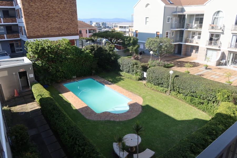 1 Bedroom Property for Sale in Gardens Western Cape